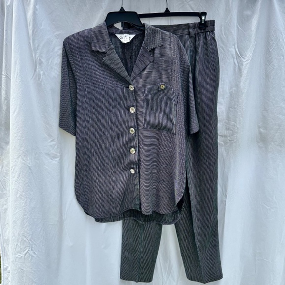 Black and White Fine Striped Button Down Top, Mother of Pearl Shell Buttons - Picture 2 of 4